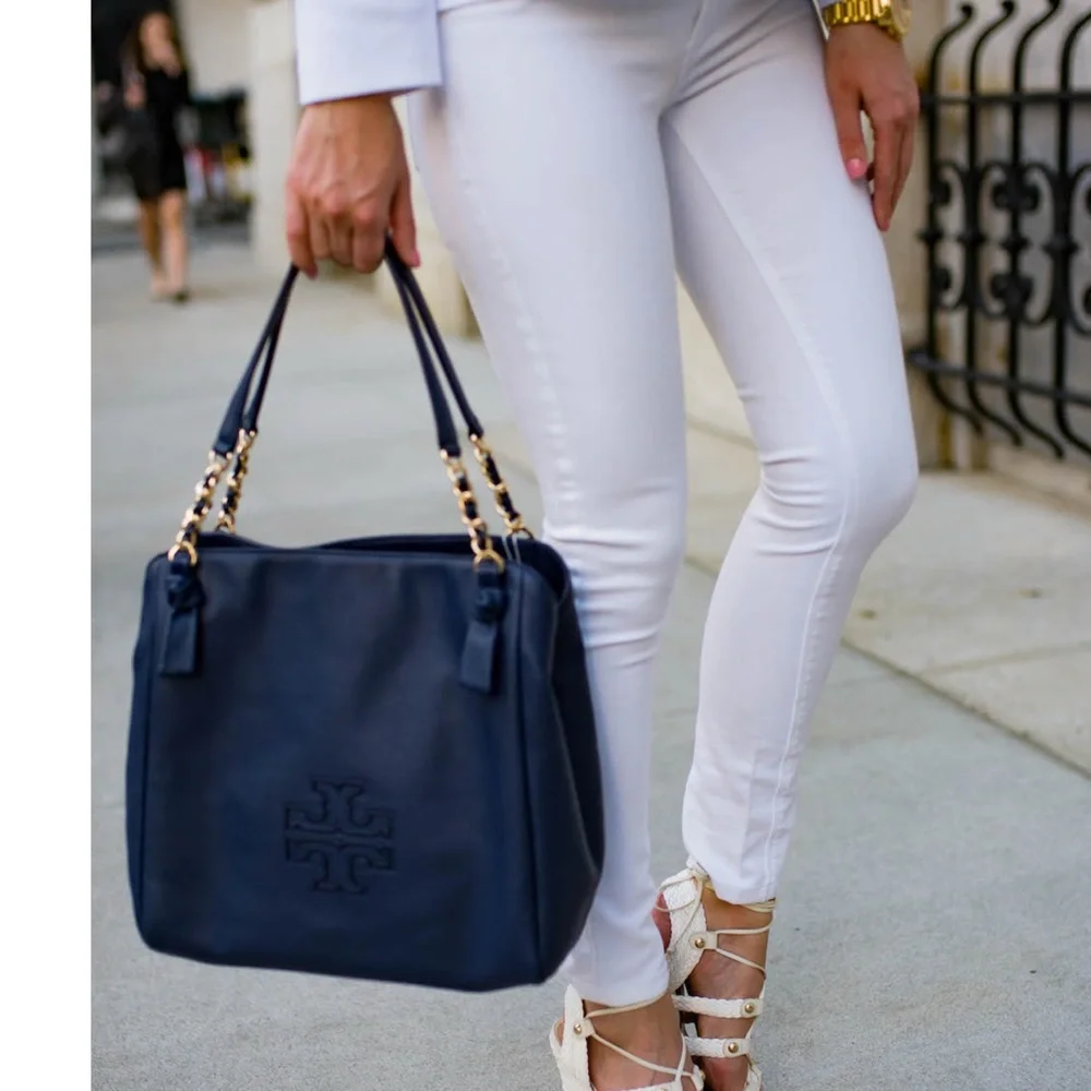 Tory Burch • Leather Harper Tote Shoulder Bag in Black - Picture 12 of 15